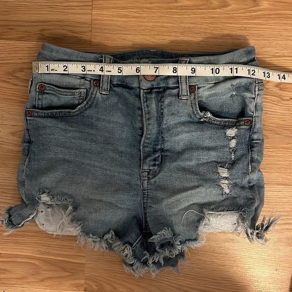 American Eagle "Curvy Hi-Rise Shortie" size 2 - Picture 9 of 10